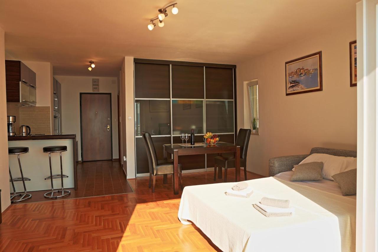 Studio Apartman LUKA Senj  Esterno foto